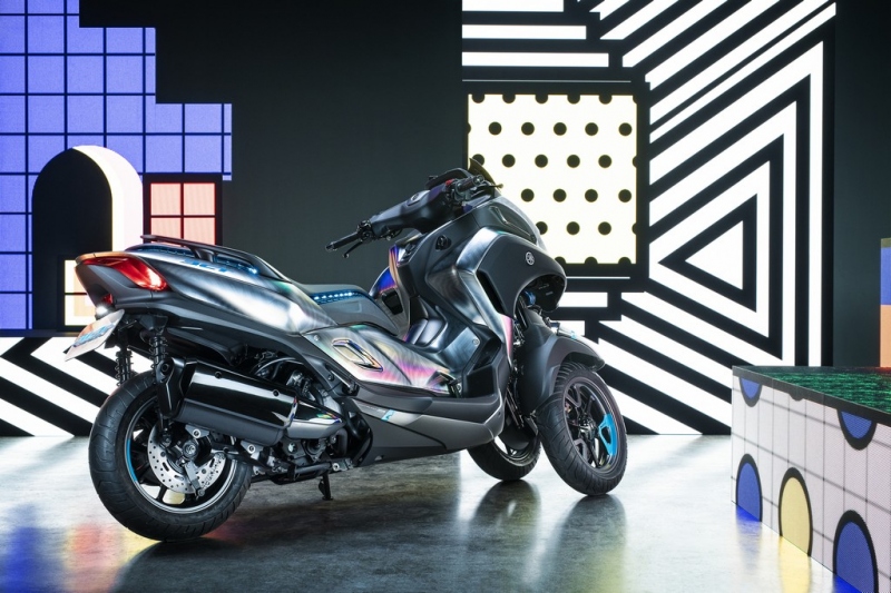 Yamaha 3CT: prototyp tříkolového skútru - 2 - 1 Yamaha prototyp 3CT (9)