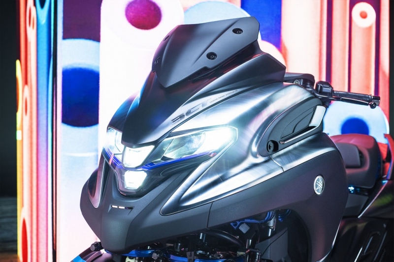 Yamaha 3CT: prototyp tříkolového skútru - 10 - 1 Yamaha prototyp 3CT (5)
