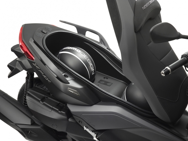 Yamaha X-Max 400 MOMO Design ABS: na trhu již v květnu - 12 - xmax 400 Yamaha xmax 400 momodesign01