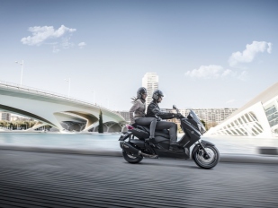 Yamaha X-Max 400 MOMO Design ABS: na trhu již v květnu