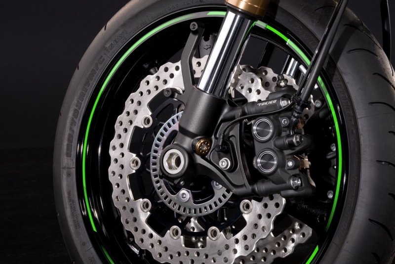 Kawasaki ZX-10R v akci - 9 - zx 10R 5