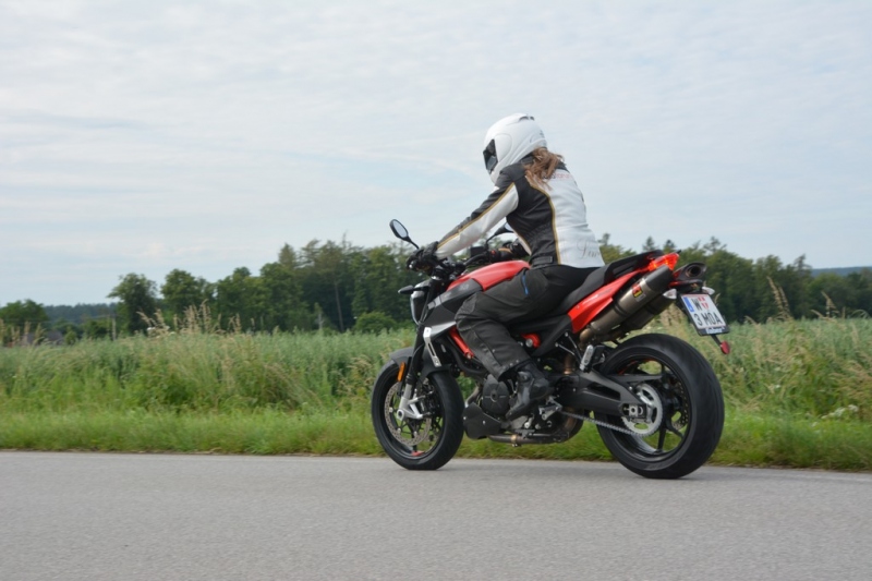 Test Aprilia Shiver 900: dvouválcová radost - 19 - 1 2020 Aprilia Shiver 900 test (43)