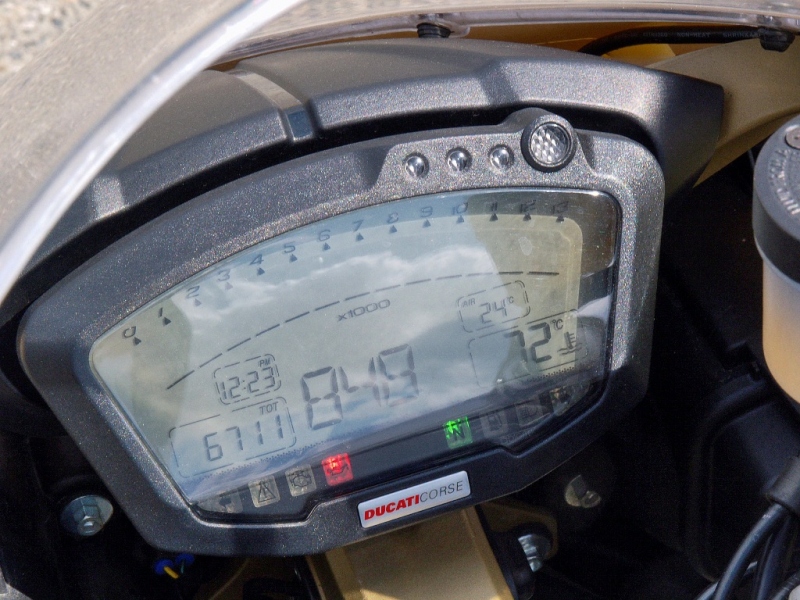 Ducati 848: bílá kráska - 6 - _8059826