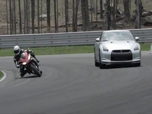 Aprilia RSV4 Factory APRC SE vs Nissan GT-R