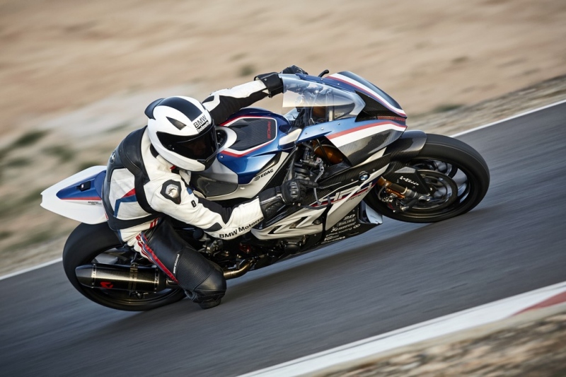 BMW HP4 Race: s čistokrevným závodním motorem - 1 - 1 BMW HP4 Race10