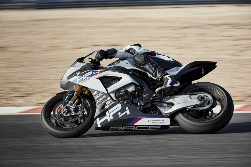 BMW HP4 Race: s čistokrevným závodním motorem - 16 - 1 BMW HP4 Race4