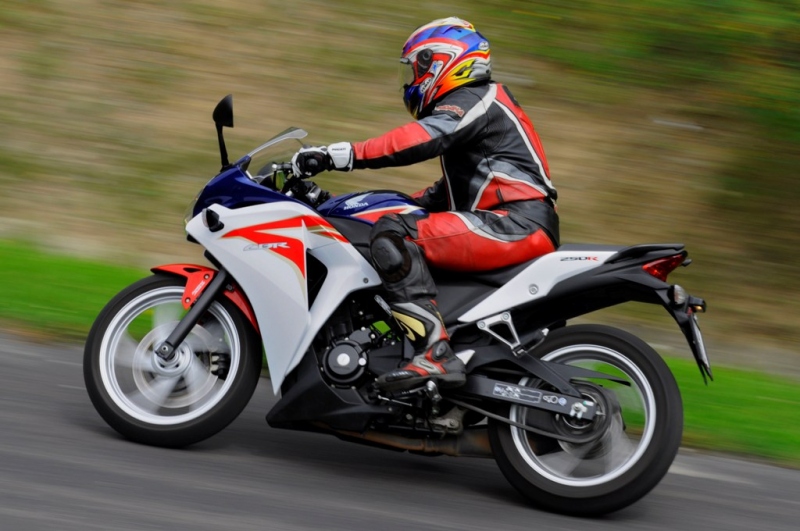 Test Honda CBR 250R: čtvrtlitrový supersport - 1 - CBR20502