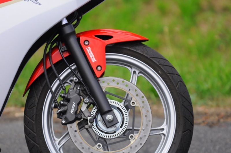 Test Honda CBR 250R: čtvrtlitrový supersport - 8 - CBR20510
