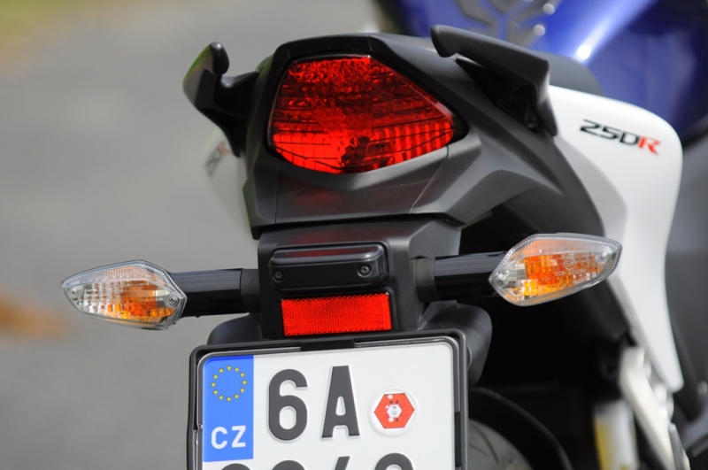 Test Honda CBR 250R: čtvrtlitrový supersport - 11 - CBR20513
