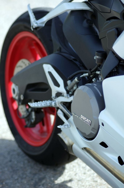 Test Ducati Panigale 899: napravený zlý muž - 14 - Ducati Panigale 899 Ducati 899 Panigale03