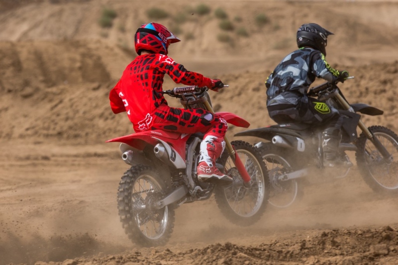 Honda CRF 450 R 2017: oficiálně představena - 15 - 1 Honda 2017 CRF 450 R05