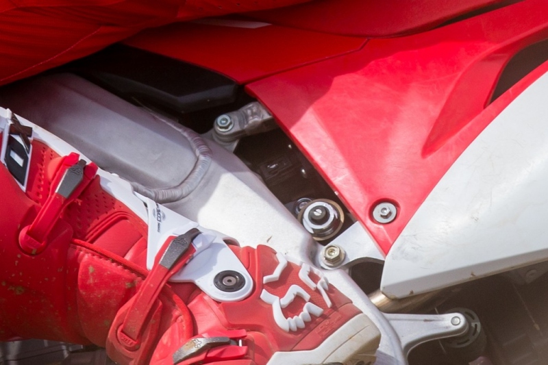 Honda CRF 450 R 2017: oficiálně představena - 5 - 1 Honda 2017 CRF 450 R11