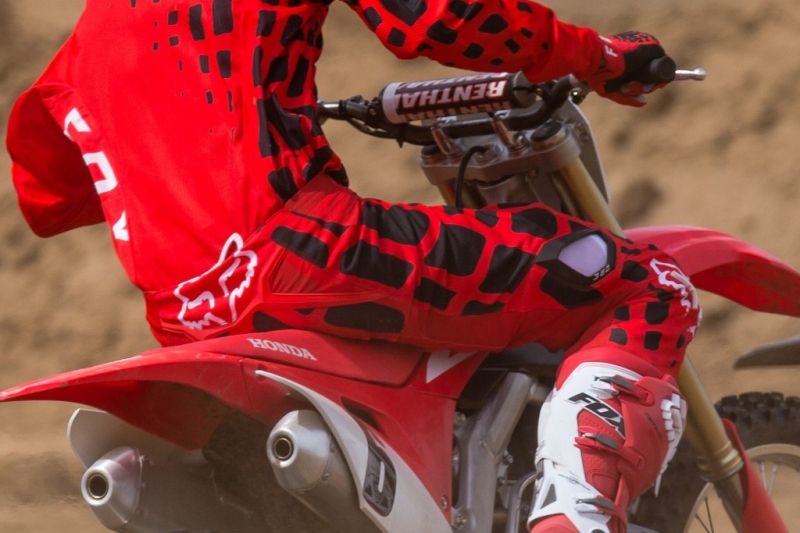Honda CRF 450 R 2017: oficiálně představena - 13 - 1 Honda 2017 CRF 450 R09