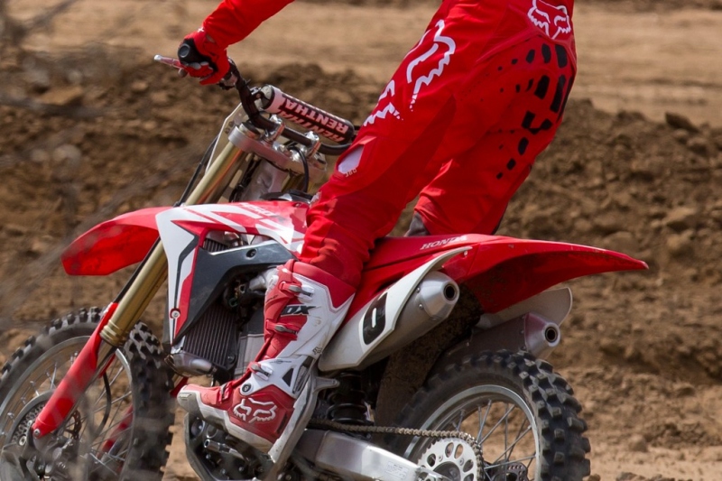 Honda CRF 450 R 2017: oficiálně představena - 22 - 1 Honda 2017 CRF 450 R15