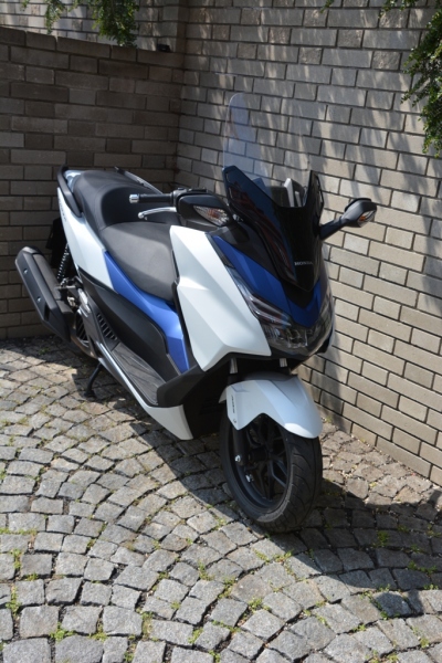 Test Honda Forza 125 ABS: pohodlný maxiskútr - 30 - 2 Honda Forza 125 test34