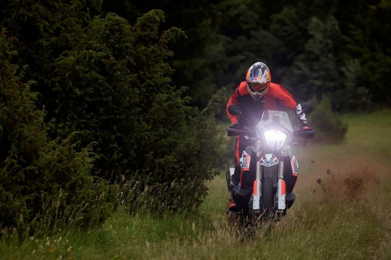 KTM 790 Adventure R Rally: ještě víc off-road - 4 - 1 KTM 790 Adventure R Rally (11)