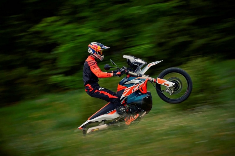 KTM 790 Adventure R Rally: ještě víc off-road - 11 - 1 KTM 790 Adventure R Rally (7)