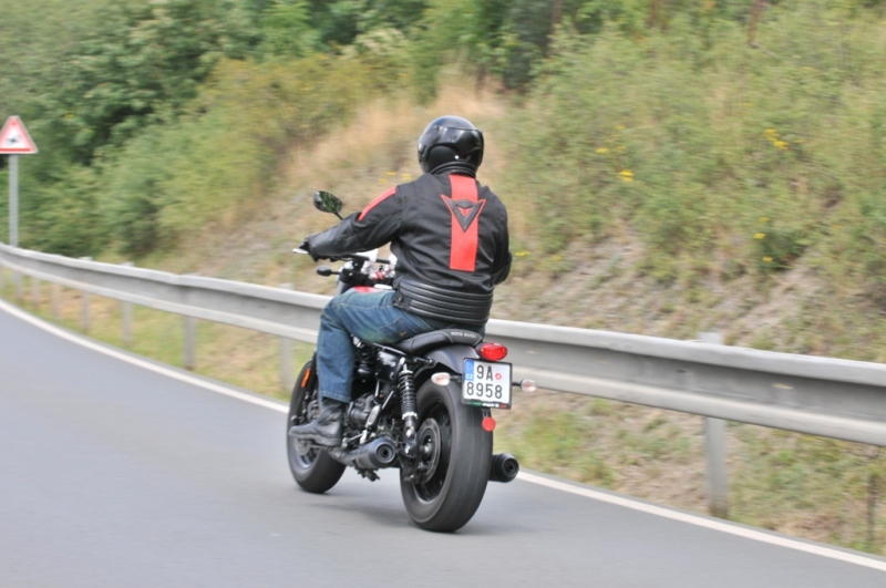 Test Moto Guzzi V9 Bobber a V9 Roamer: schůzka V9 - 25 - 2 Moto Guzzi V9 2016 test30