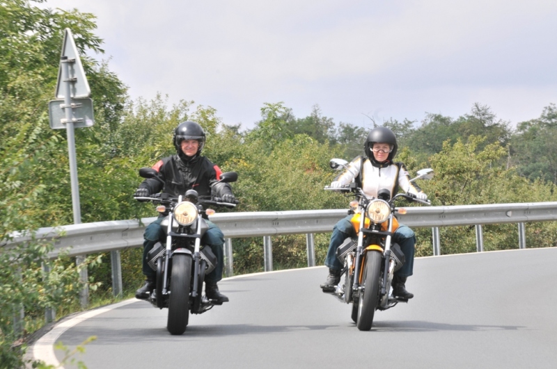 Test Moto Guzzi V9 Bobber a V9 Roamer: schůzka V9 - 19 - 1 Moto Guzzi V9 2016 test09