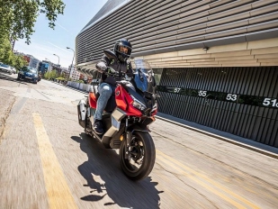 Voge SR1 125i ADV: skútr pro dobrodruhy