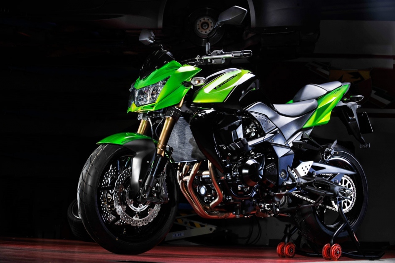 Kawasaki Z750R 2011 - 1 - k750R
