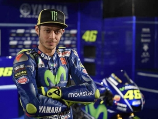 Valentino Rossi: Šest jezdců může 2017 vyhrát