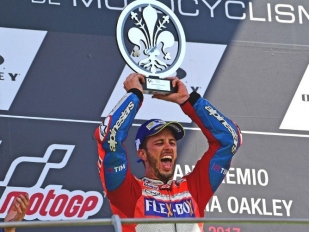 Italský hattrick dovršil v MotoGP Dovizioso, 16. Abraham