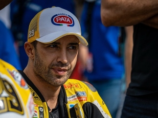 22 jezdců Superbike s Iannonem 