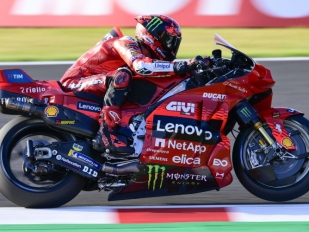 Pole Position si vyjel Bagnaia