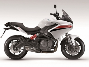 Benelli BN 600GT a BN 302