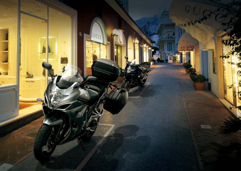 Suzuki GSX1250FA: Bandit s cestovními geny - 3 - big_suzuki_gsx1250f_2010_11