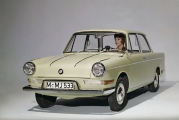 1 bmw 700