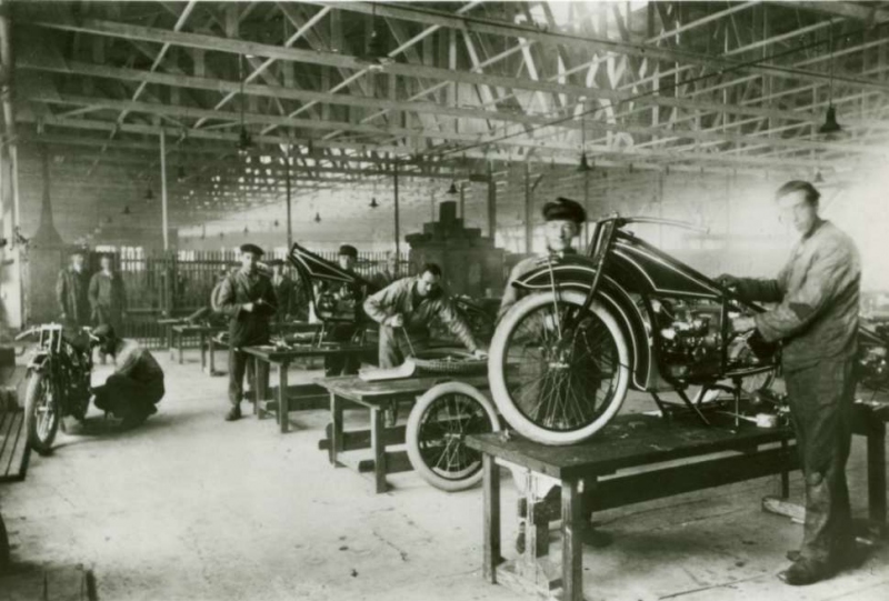 BMW R32 (1923): první opravdová legenda - 3 - bmw_r32_(1923)_2010_02