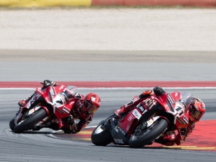 Hlavní obrázek k článku: Superpole Race v Aragónu kořistí Bulegy