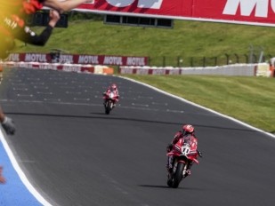 Hlavní obrázek k článku: Sobotním vítězem Bulega před Lecuonou a Montellou