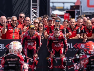 Hlavní obrázek k článku: Bulegovo vítězství v Superpole Race