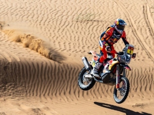 Dakar 2025  nic nového: Stále vede Sanders