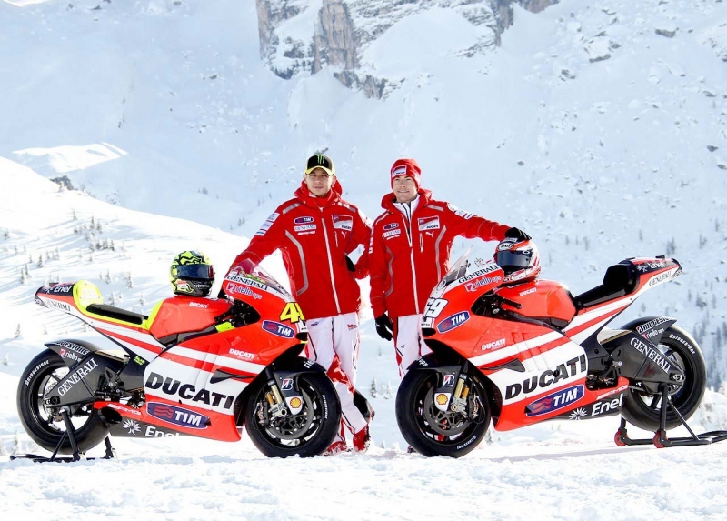 Ducati Desmosedici GP11 - 5 - gpd