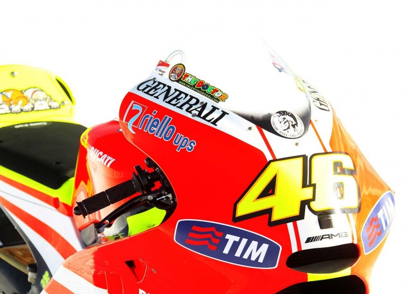 Ducati Desmosedici GP11 - 4 - gpd