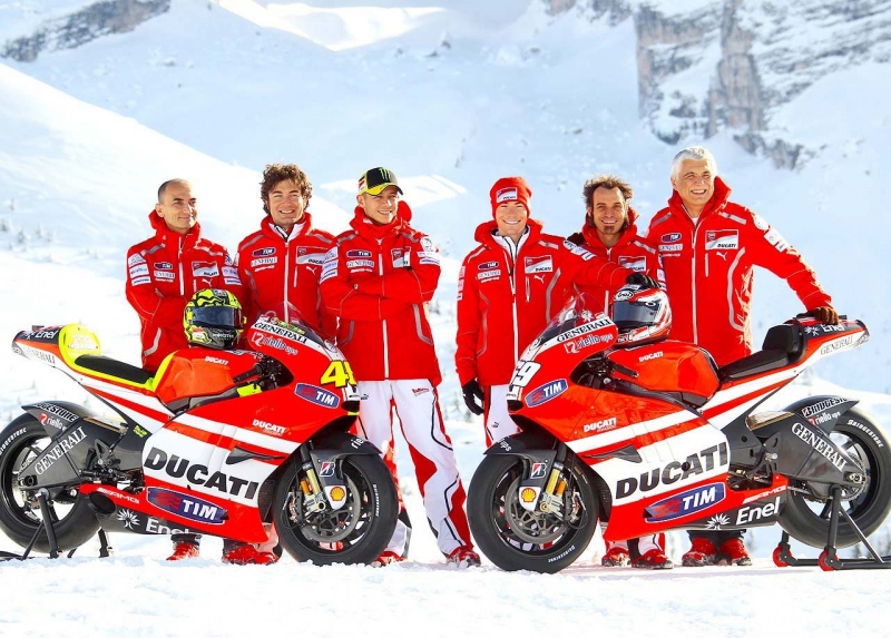 Ducati Desmosedici GP11 - 3 - gpd