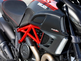 Ducati bude prodávat v eurech (ceník 2012)