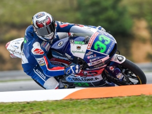  Lídrem Moto3 Bastianini, 4. Kornfeil, 19. Hanika