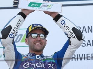 Vyhrál opět Granado, prvním šampionem Ferrari