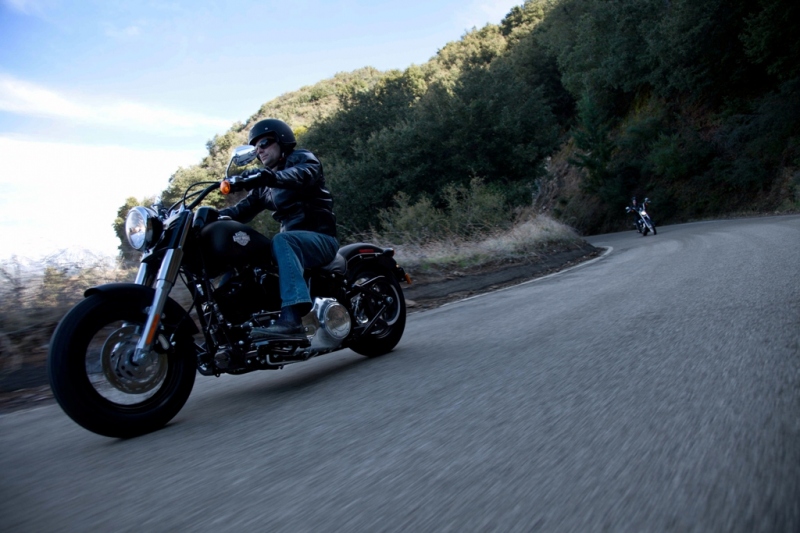 Harley-Davidson Softail Slim: štíhlý Američan - 9 - fls-17