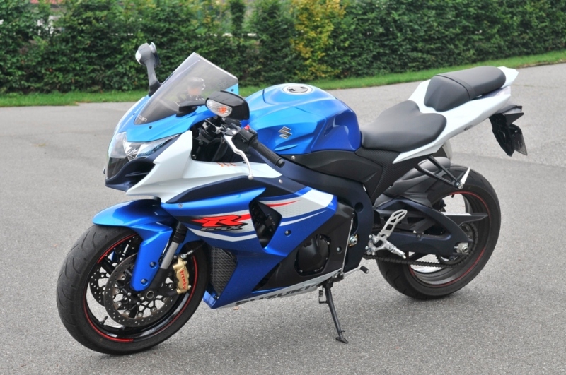 Test Suzuki GSX-R 1000: z jiné planety - 14 - gsxr10002012 gsxr1000120115