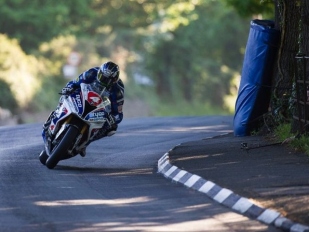 IOMTT 2016: Generálku vyhrál Michael Dunlop 