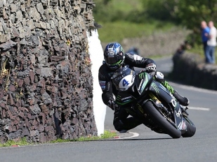 Vítězem druhého závodu Supersport TT opět Hutchy