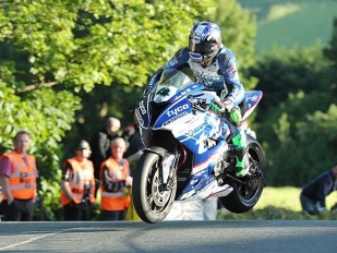 Ian Hutchinson (Tyco BMW) nejrychlejší v 1. tréninku