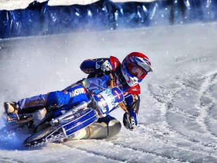 Plochá dráha: bláto vs. led