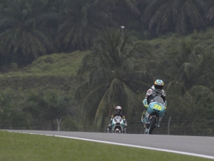 Na čele Moto3 Joan Mir, 15. Jakub Kornfeil